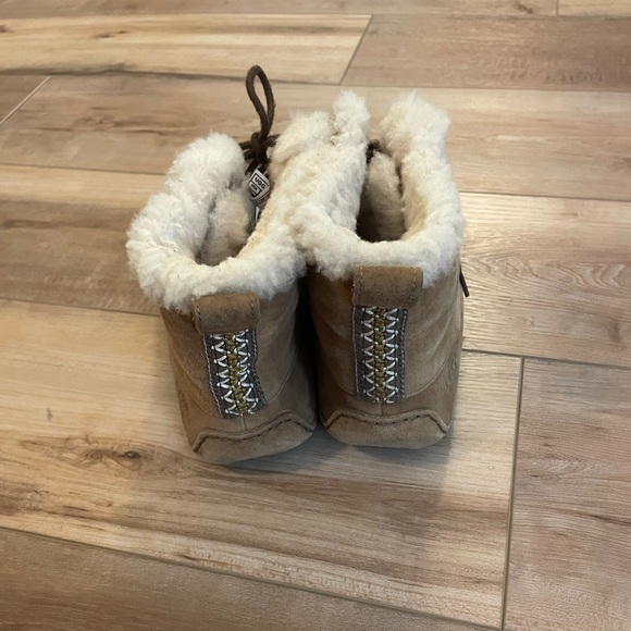 Ugg boots women’s size 9. - Picture 2 of 7